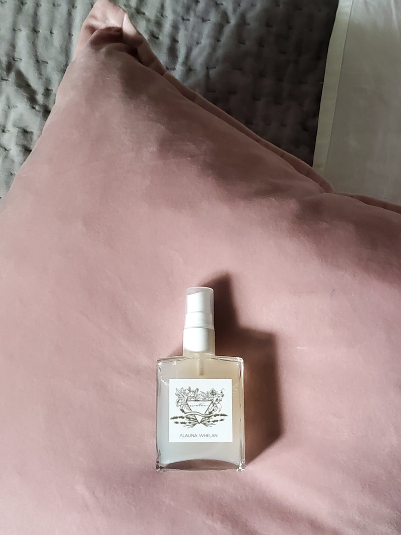 creating a simple and gentle sleep routine with scents to help you unwind